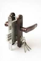 Д-град Зенит ЗВ4-3.03Р медь 3 ригеля м/о 55 Замок врезной с/руч (15) Д-град Зенит ЗВ4-3.03Р медь 3 ригеля м/о 55 Замок врезной с/руч (15)